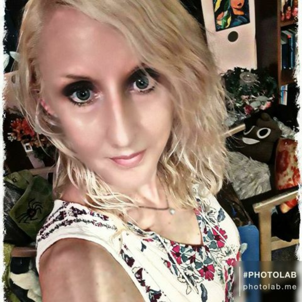 Meet your Posher, Monica